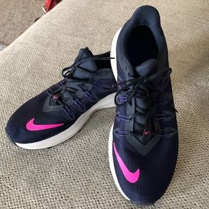 Women’s Nike shoes